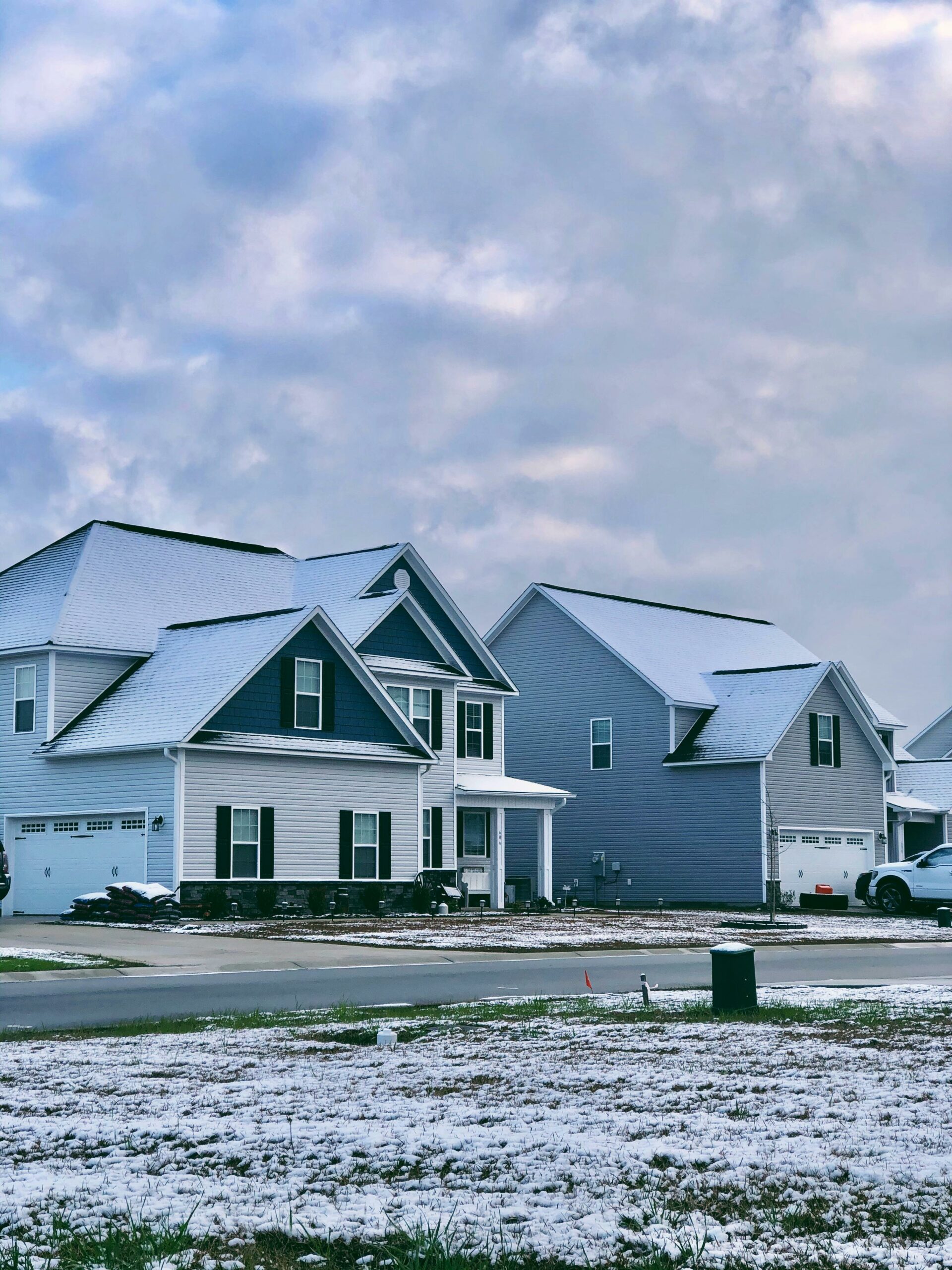 maisons sous la neige